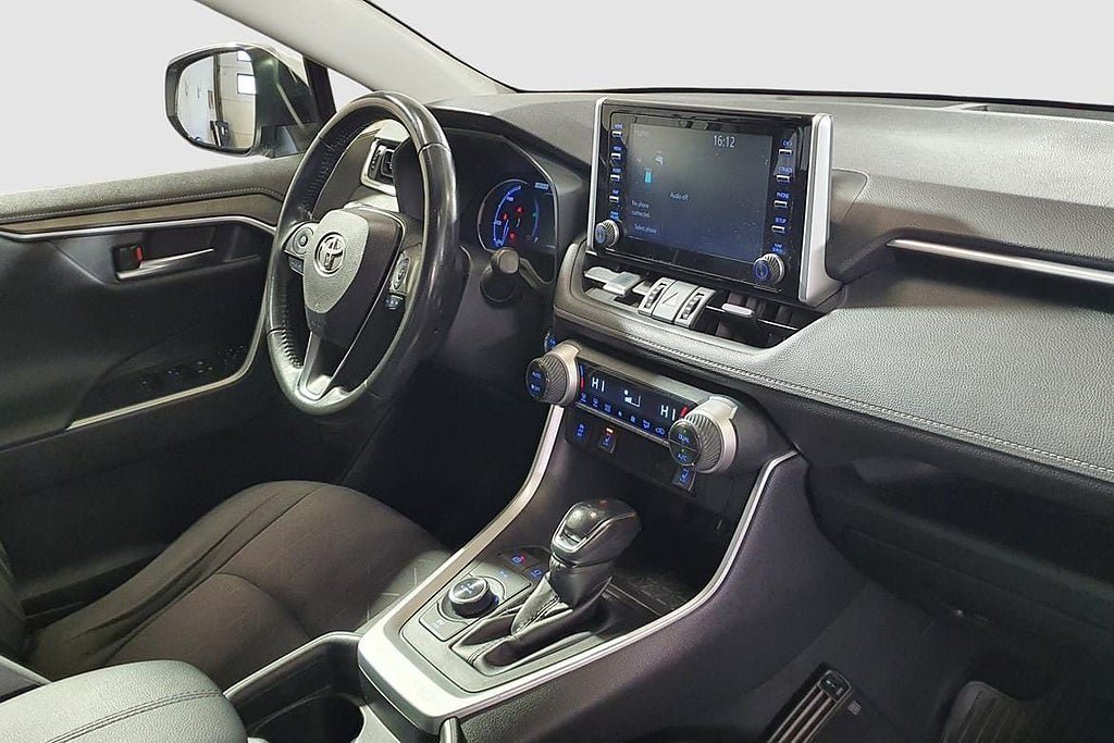 Vehicle Image 13