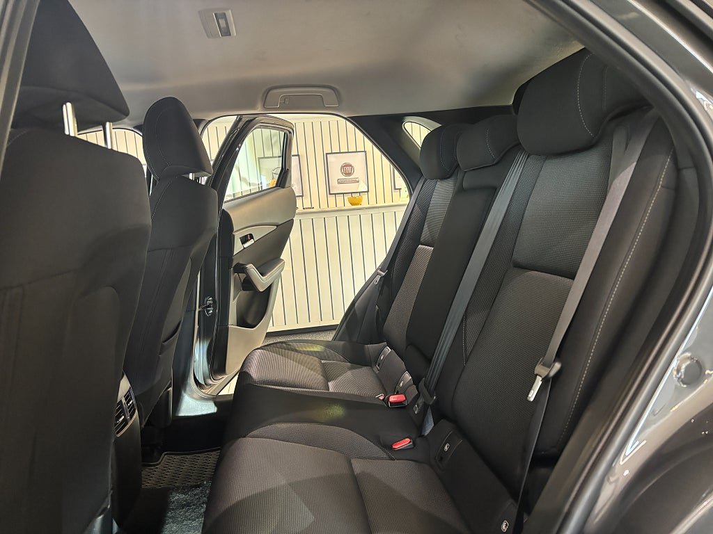 Vehicle Image 14