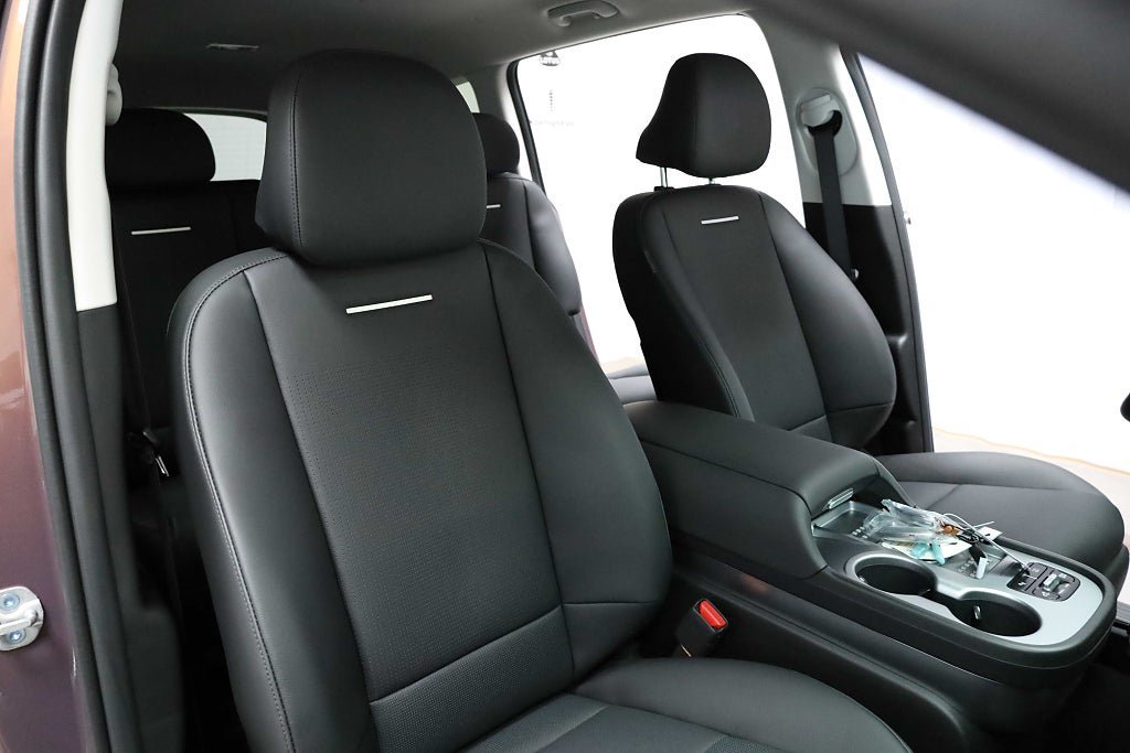 Vehicle Image 15