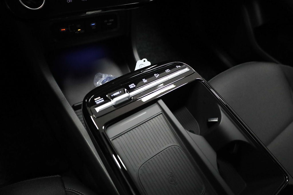 Vehicle Image 24