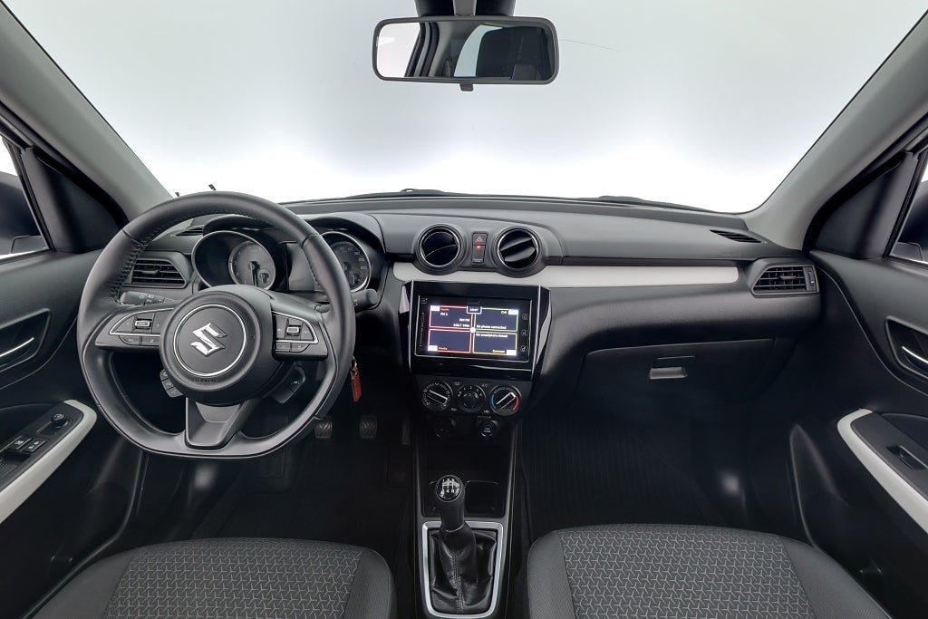 Vehicle Image 12