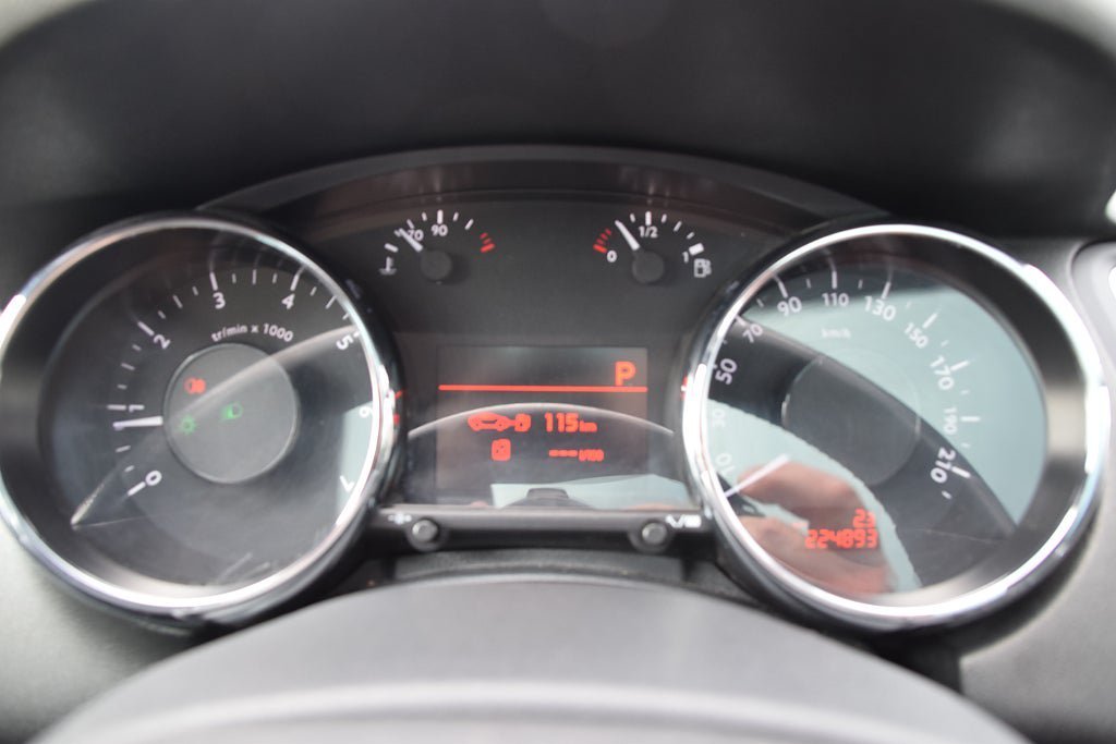 Vehicle Image 13