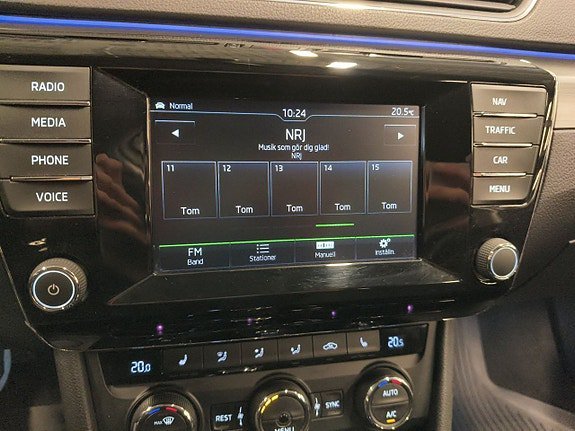 Vehicle Image 17