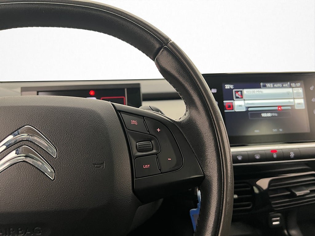Vehicle Image 24