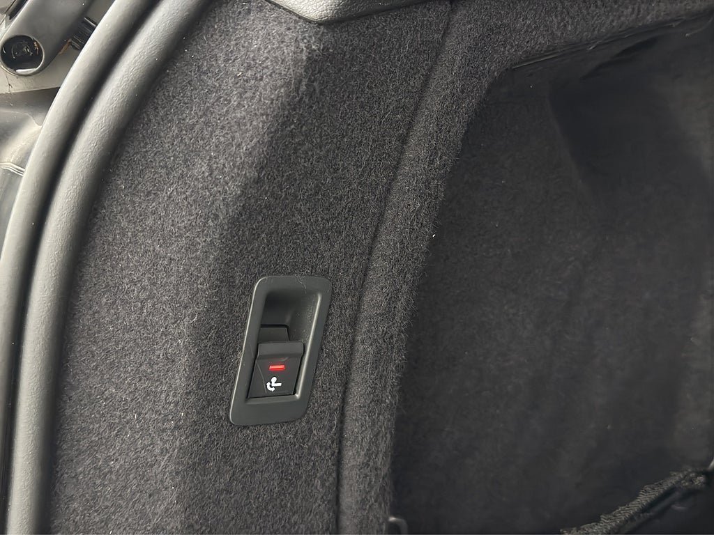 Vehicle Image 33