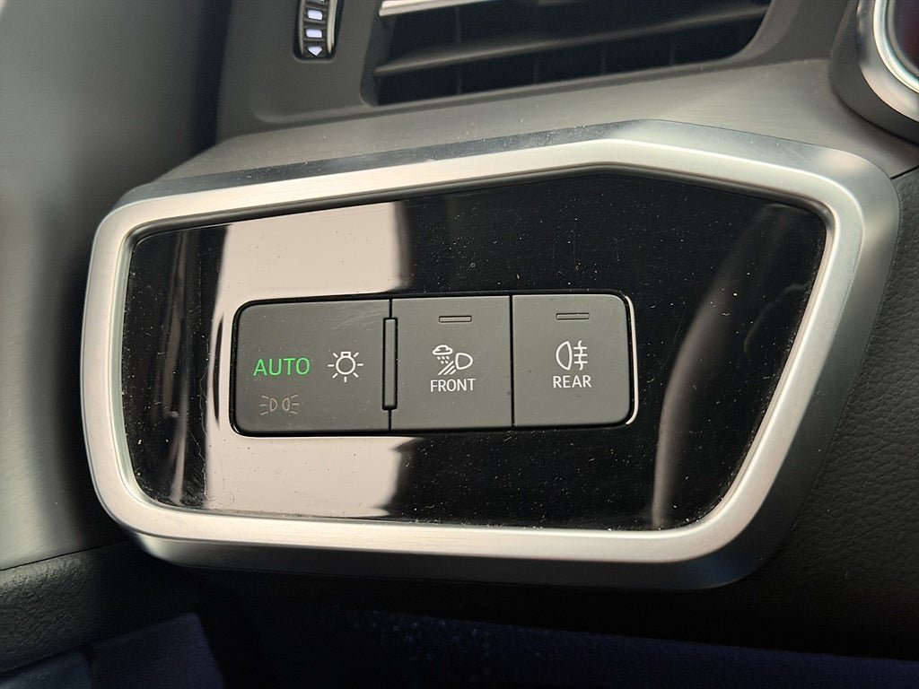Vehicle Image 33