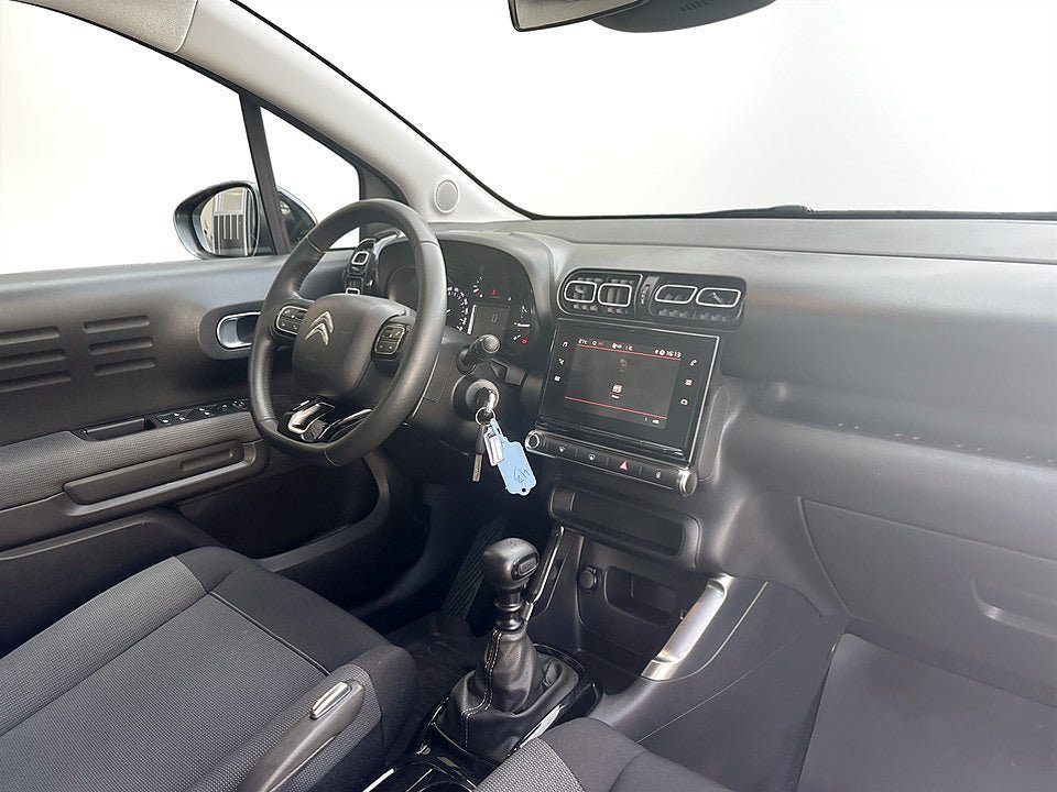 Vehicle Image 11
