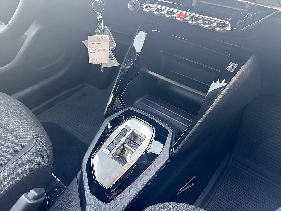 Vehicle Image 11