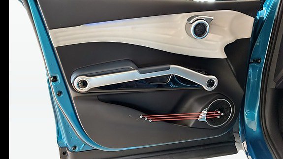 Vehicle Image 11