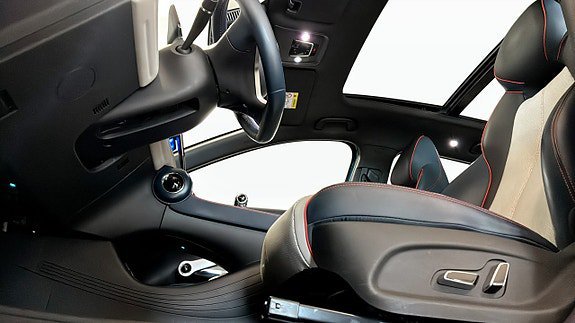 Vehicle Image 13