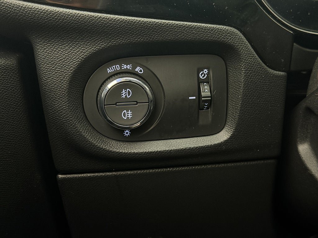 Vehicle Image 28
