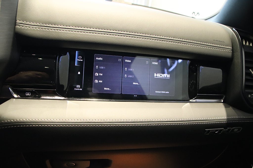 Vehicle Image 16