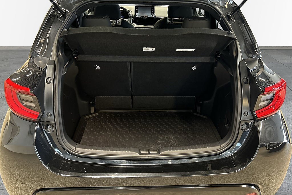 Vehicle Image 10