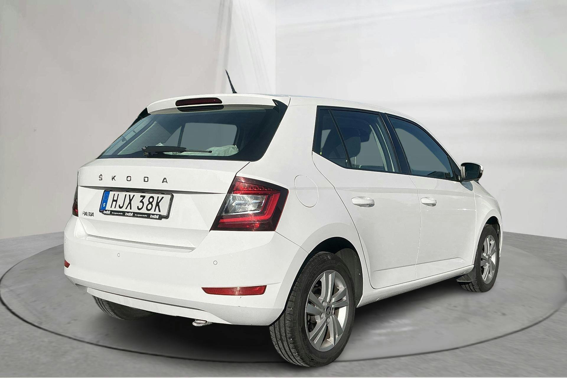 Vehicle Image 3