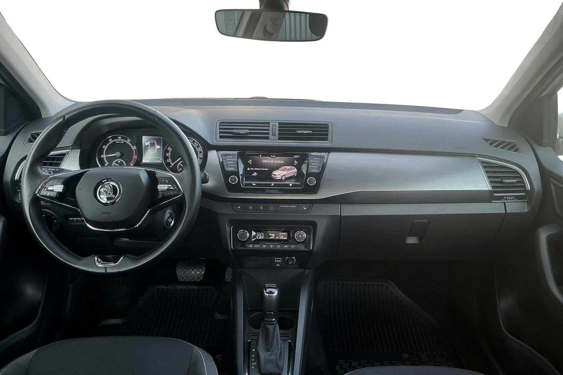 Vehicle Image 6