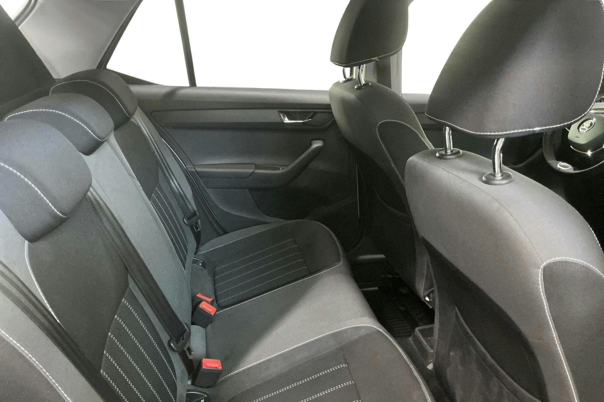 Vehicle Image 8