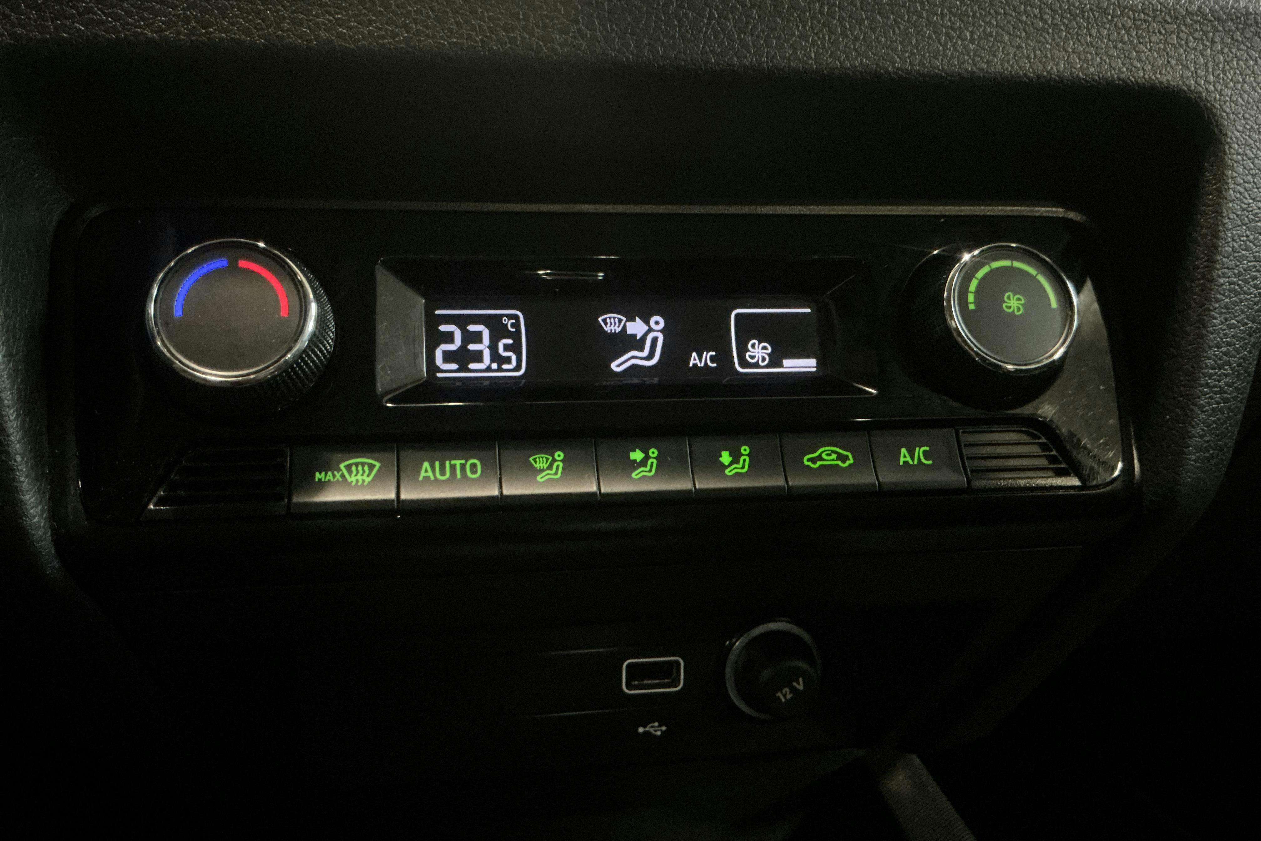 Vehicle Image 12