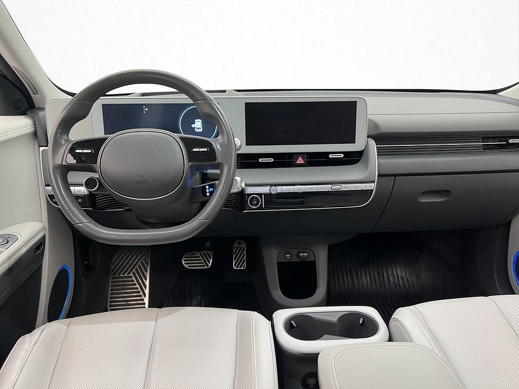 Vehicle Image 16