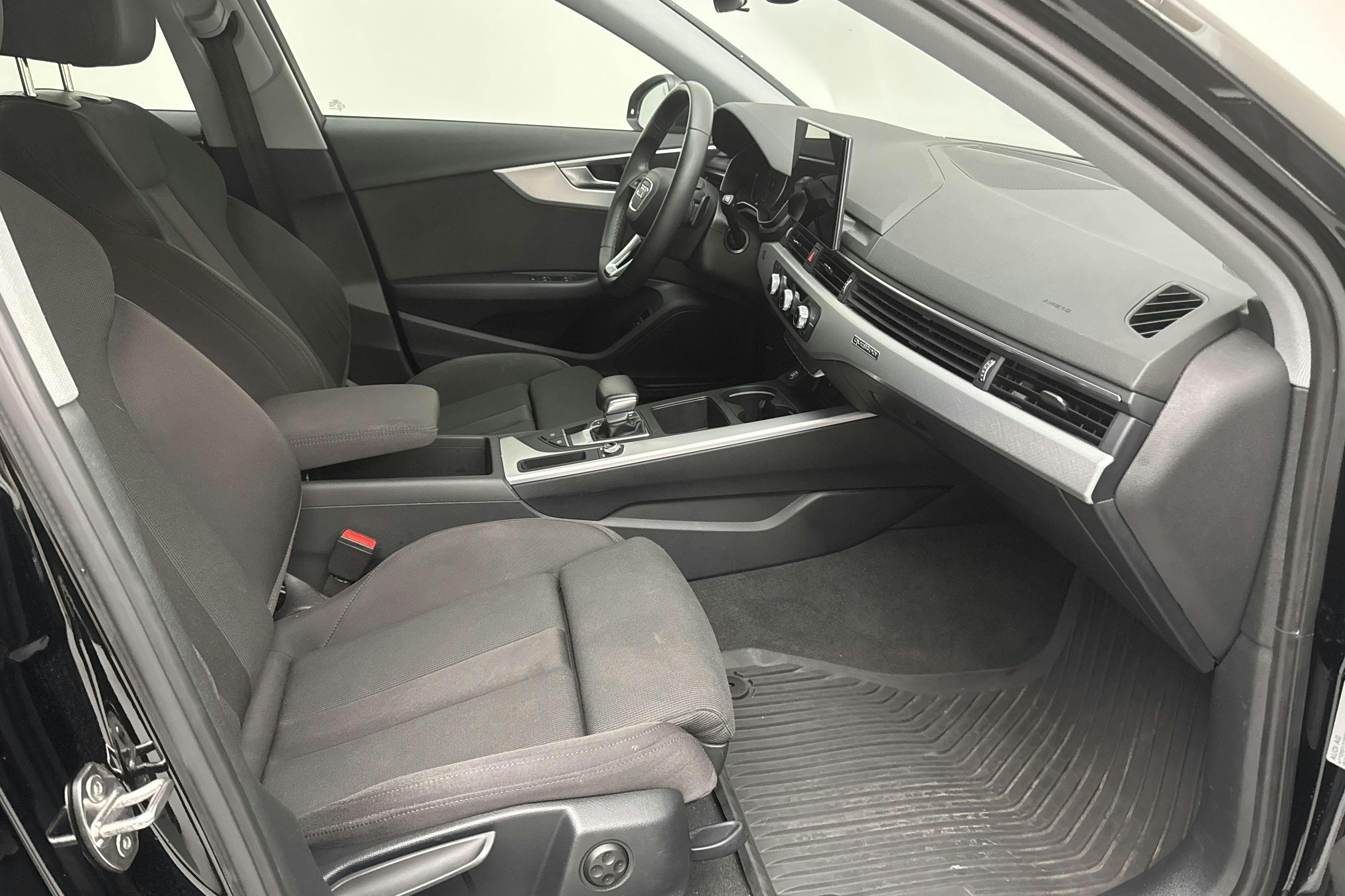 Vehicle Image 7