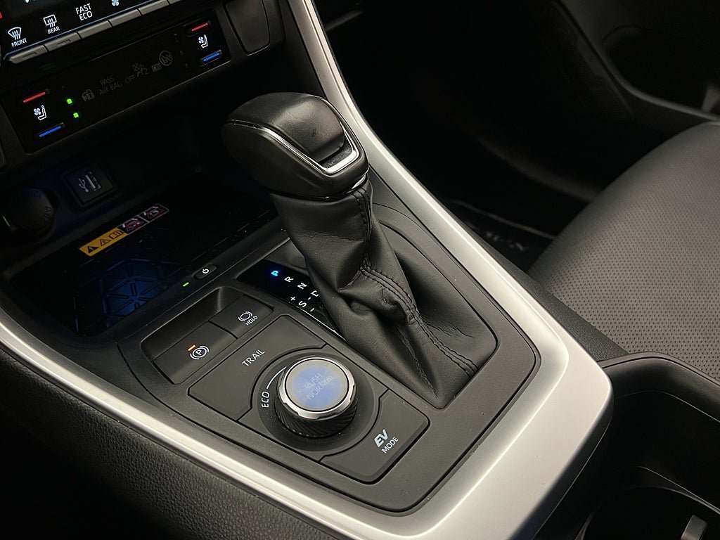 Vehicle Image 23