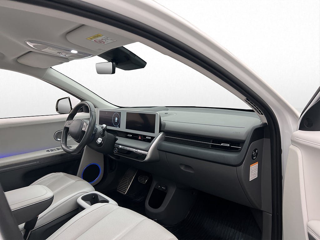 Vehicle Image 35