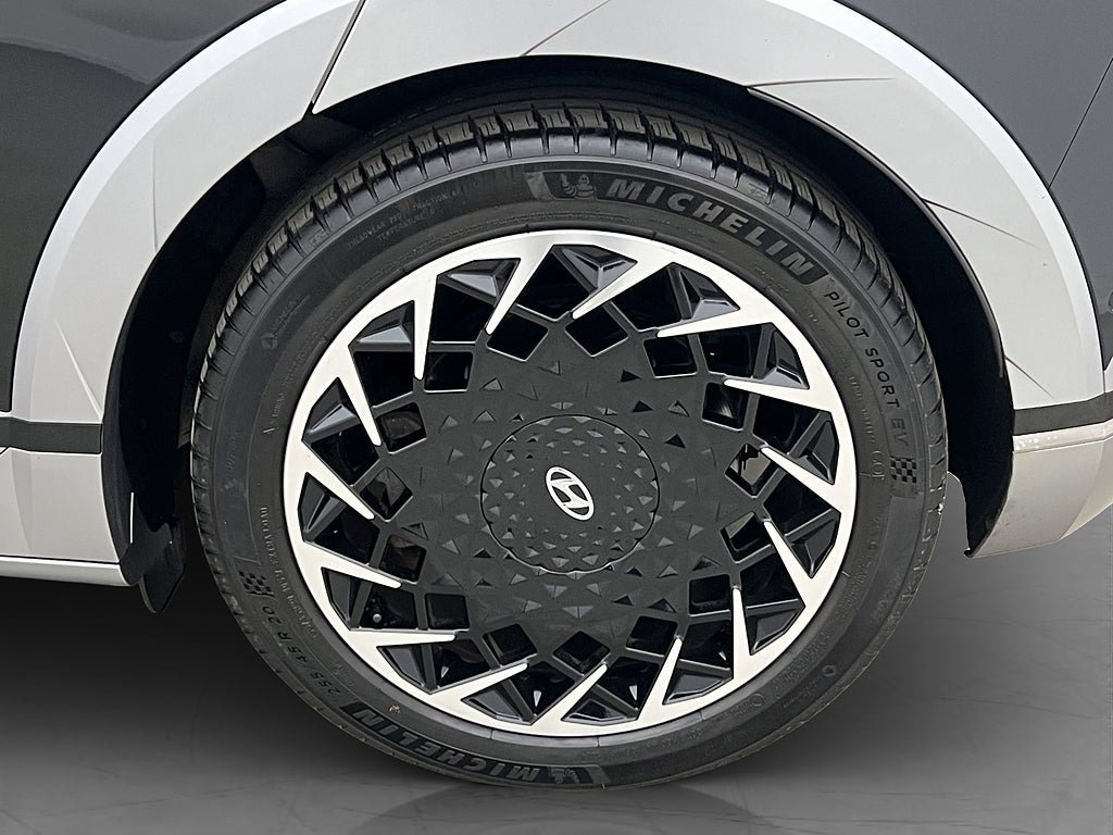 Vehicle Image 36