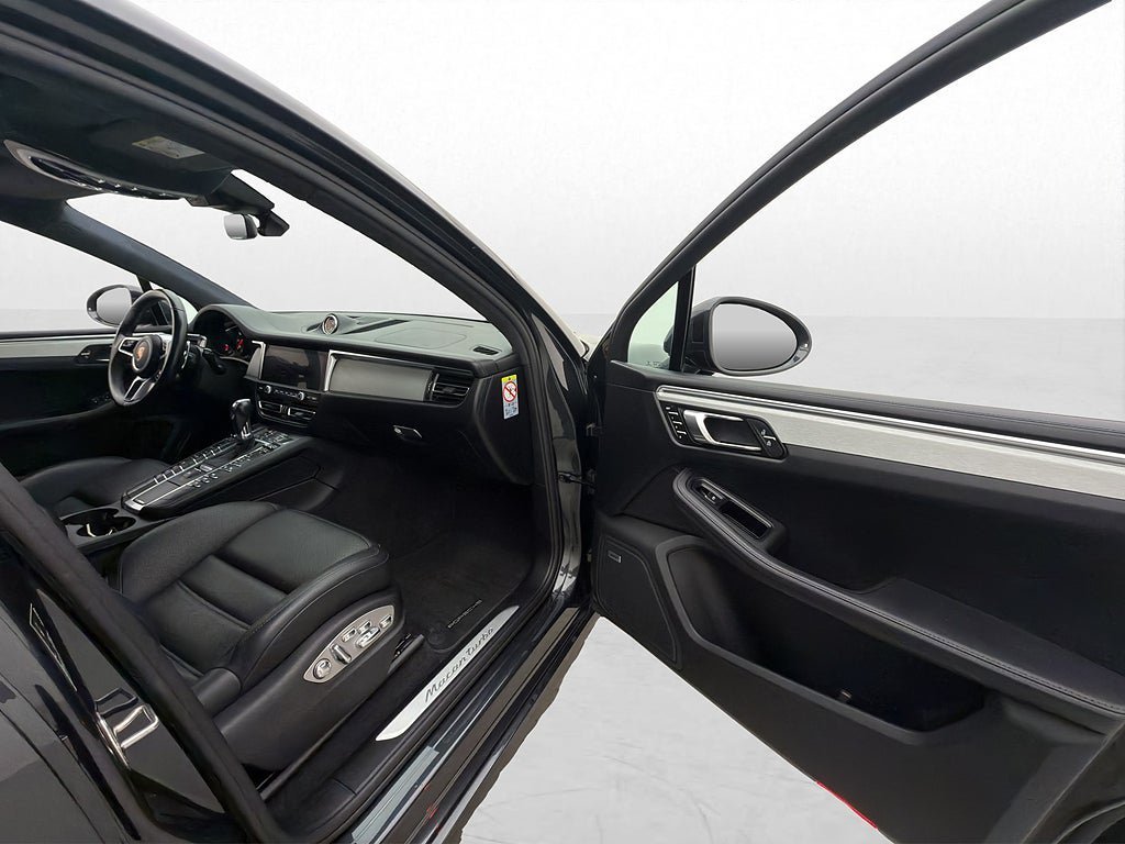 Vehicle Image 33