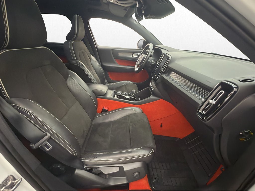 Vehicle Image 32