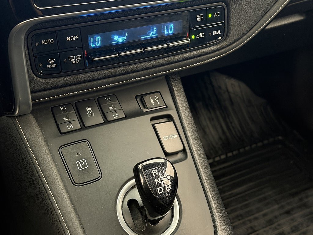 Vehicle Image 24