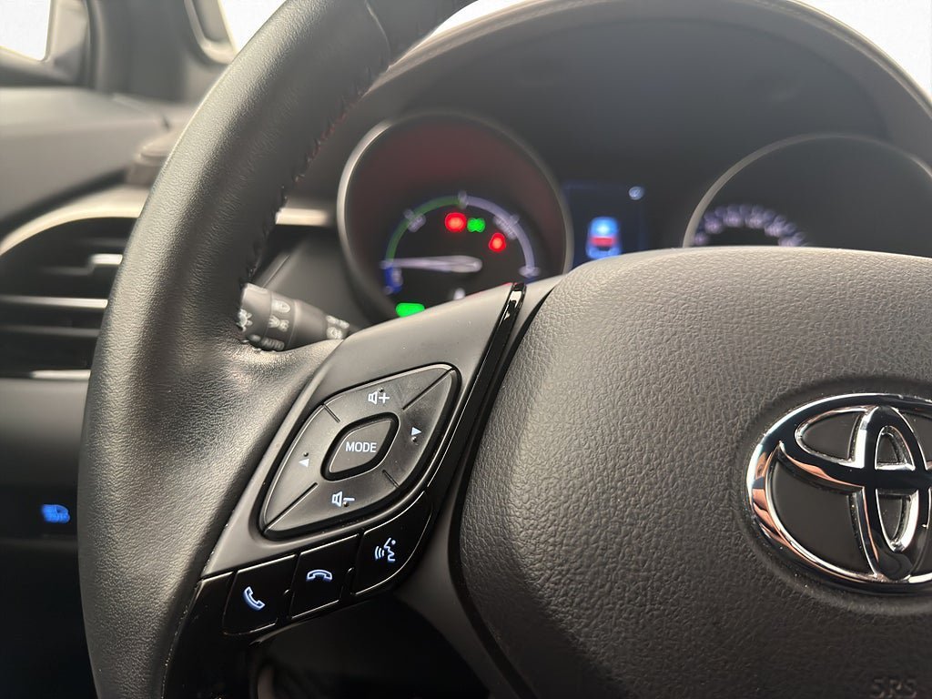 Vehicle Image 16