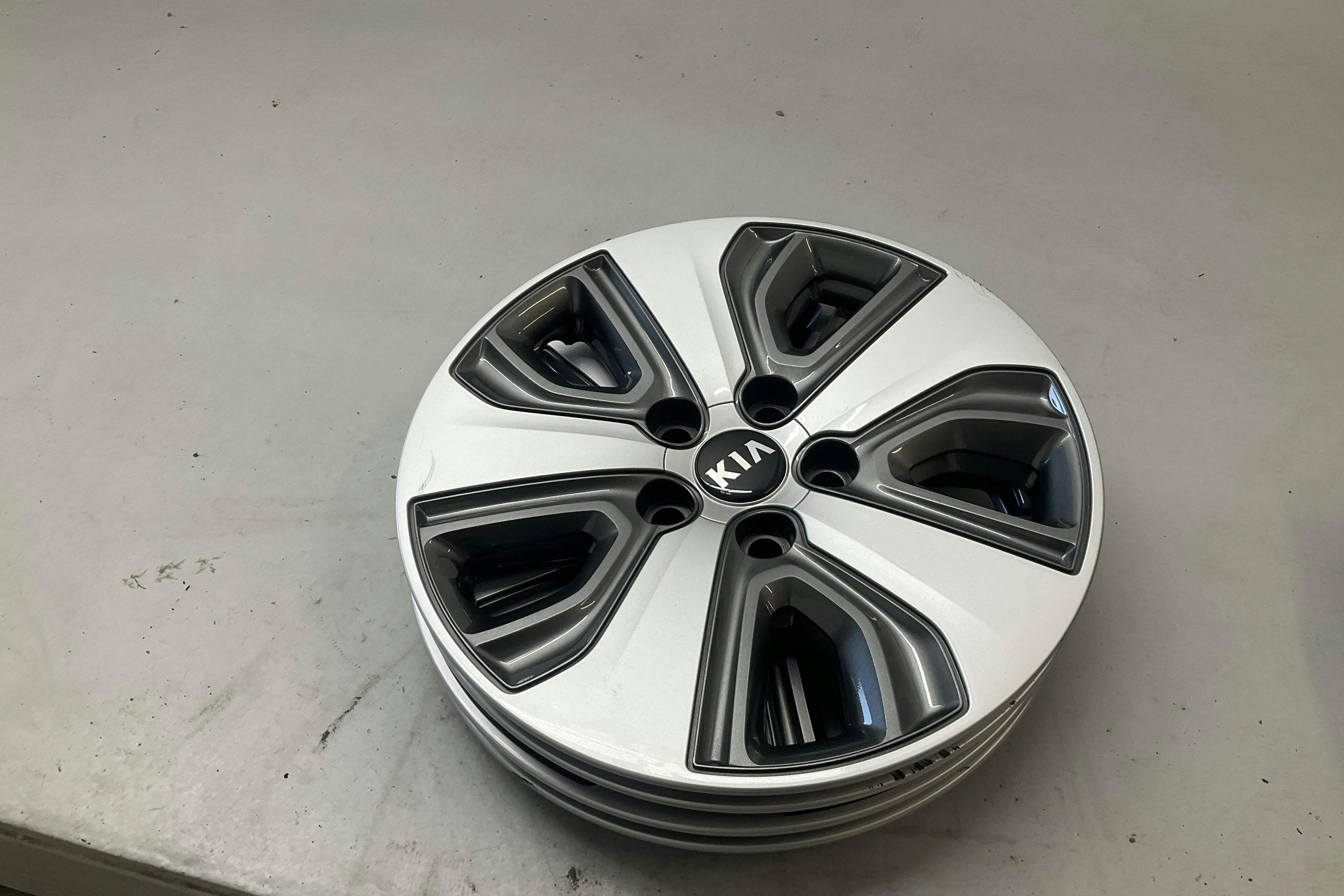 Vehicle Image 15