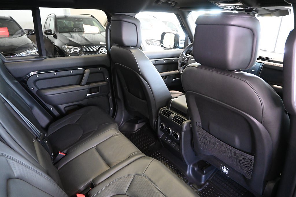 Vehicle Image 13