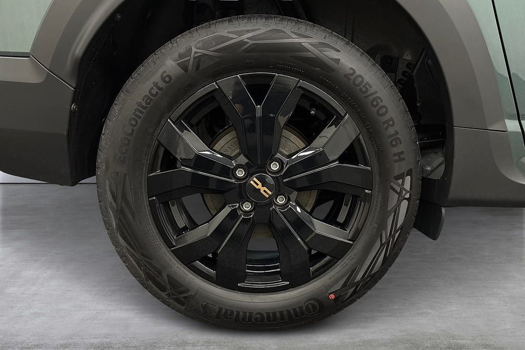 Vehicle Image 16
