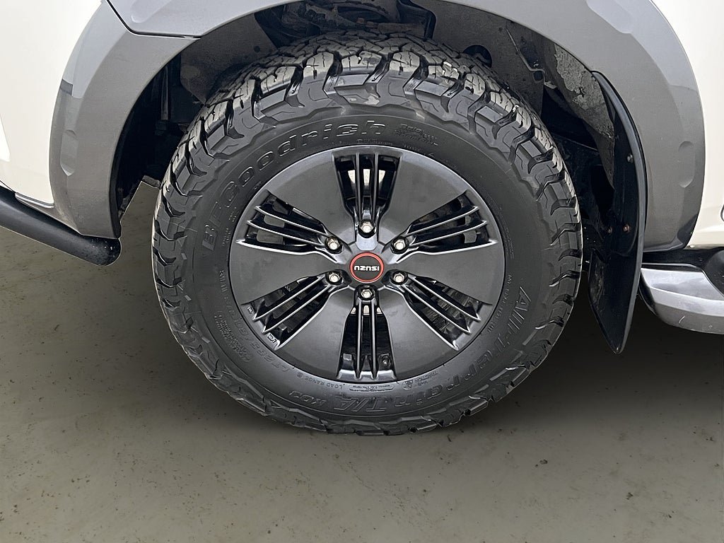 Vehicle Image 30