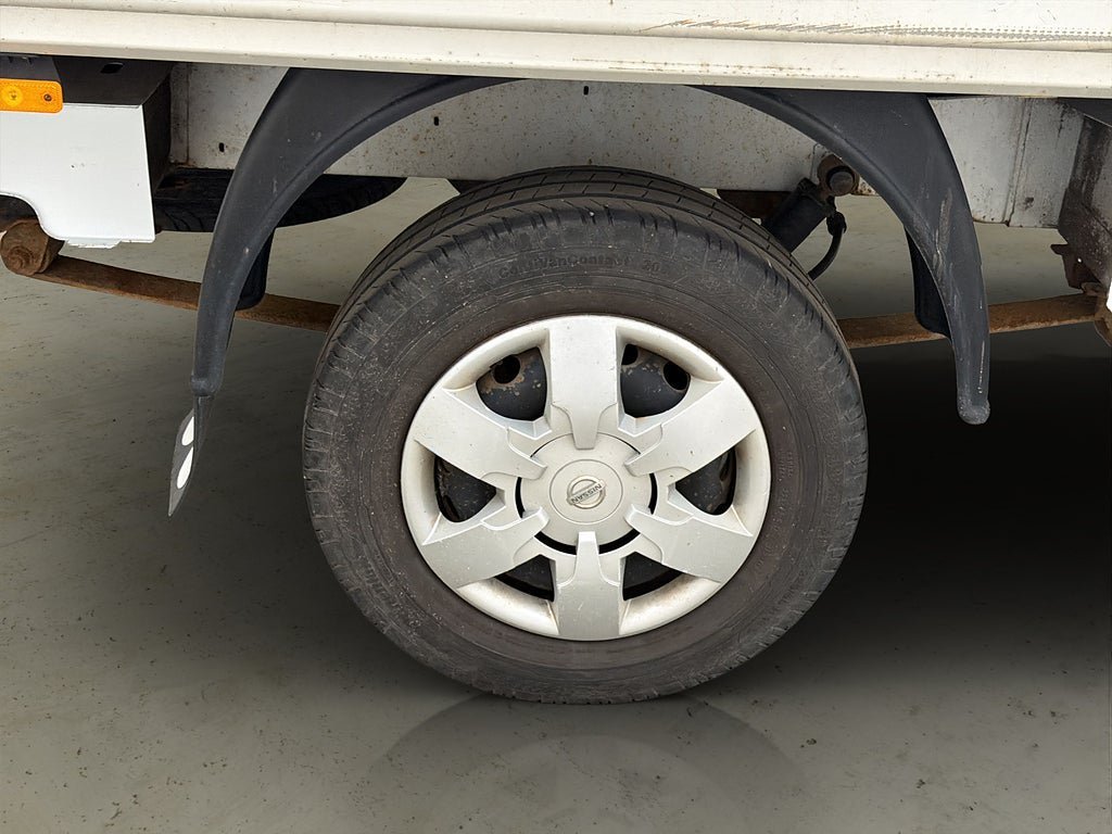 Vehicle Image 25