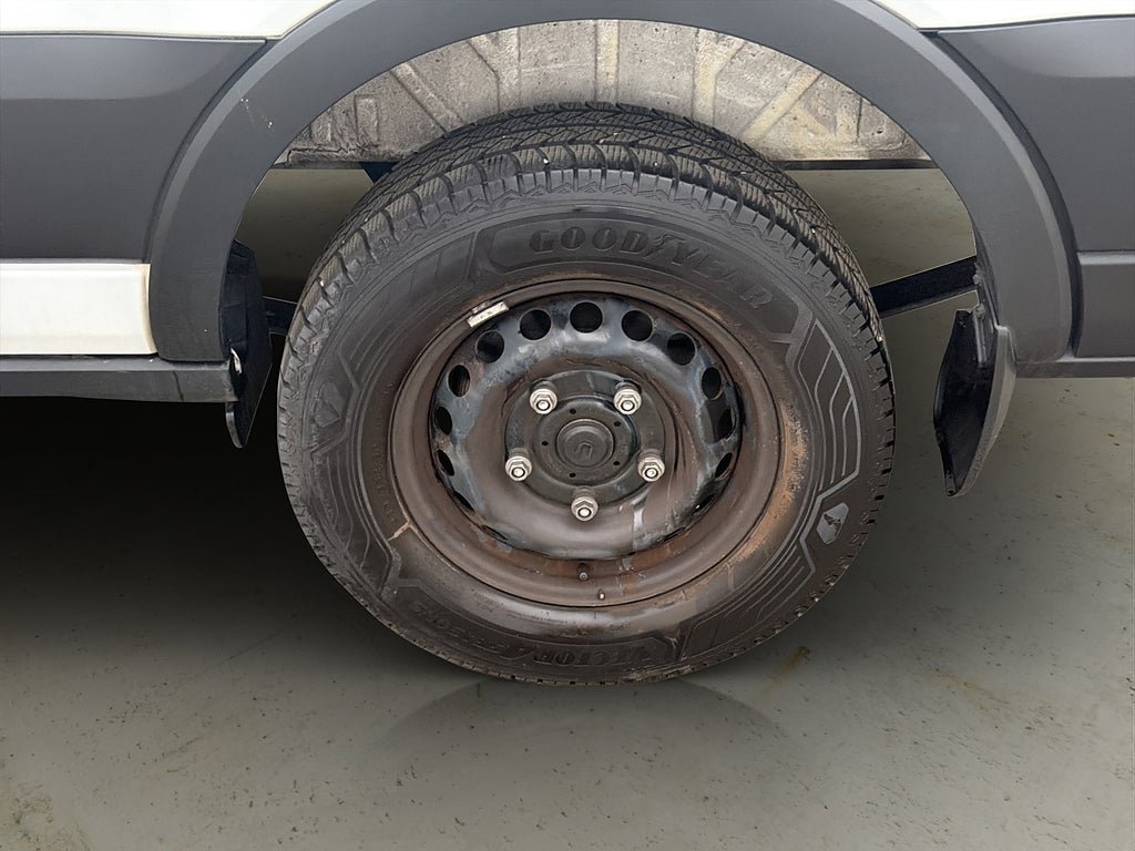 Vehicle Image 26