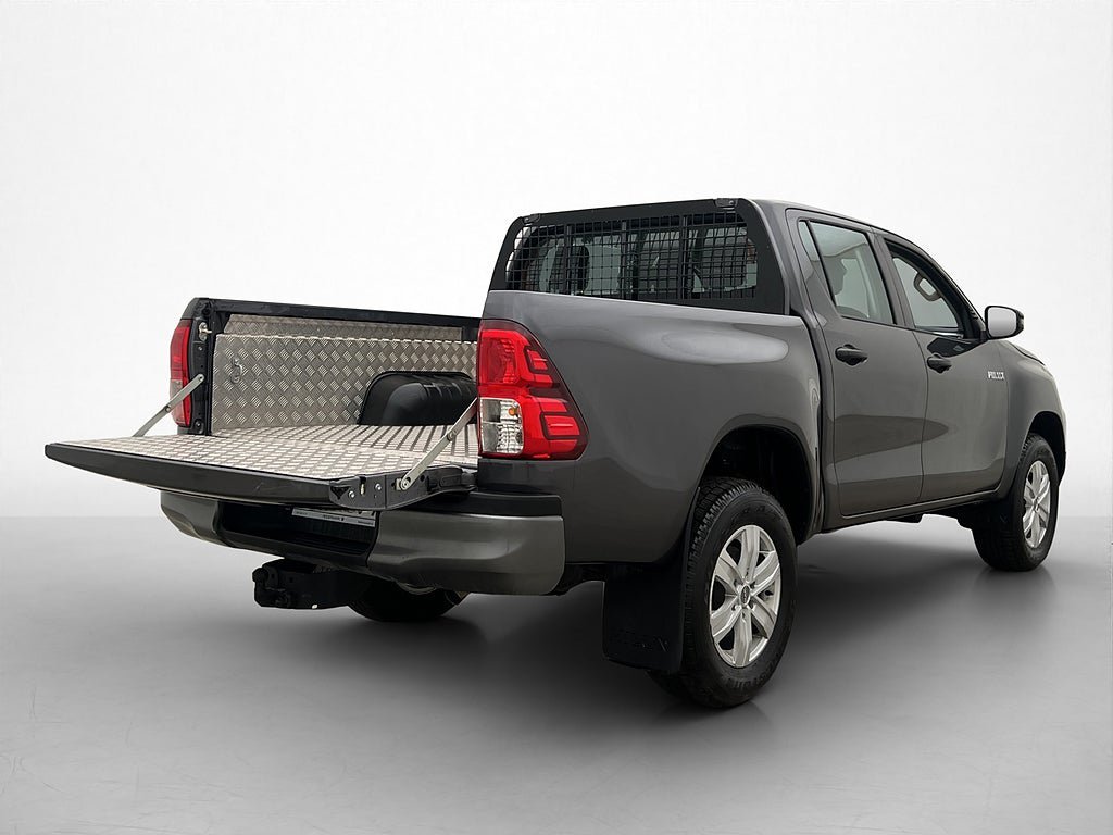 Vehicle Image 12