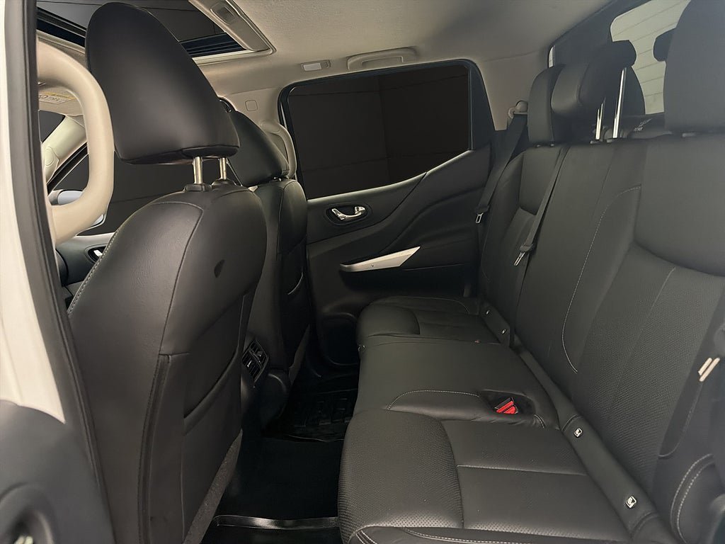 Vehicle Image 32
