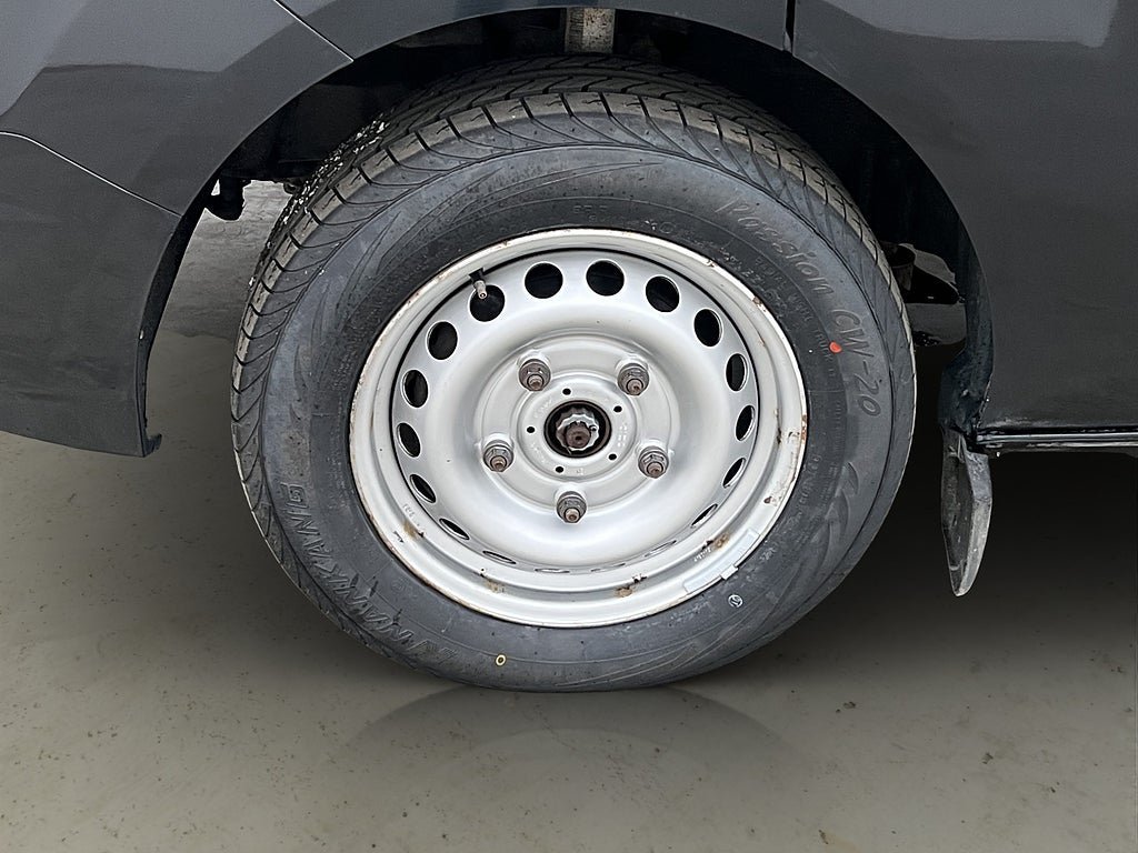 Vehicle Image 26
