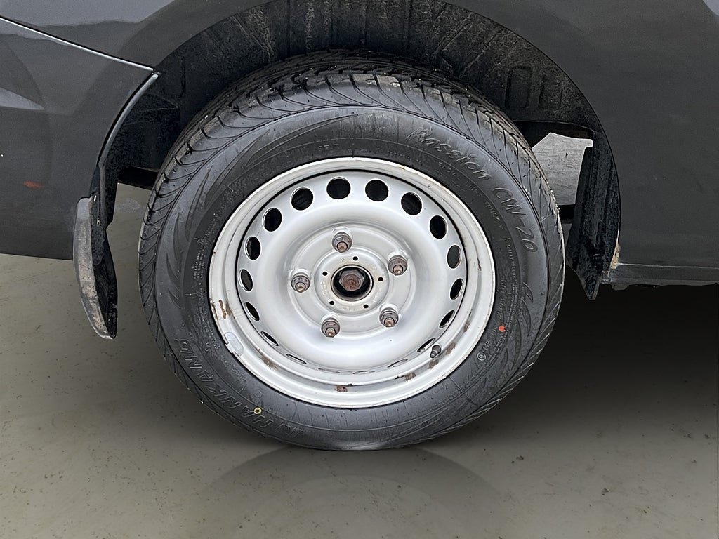 Vehicle Image 28