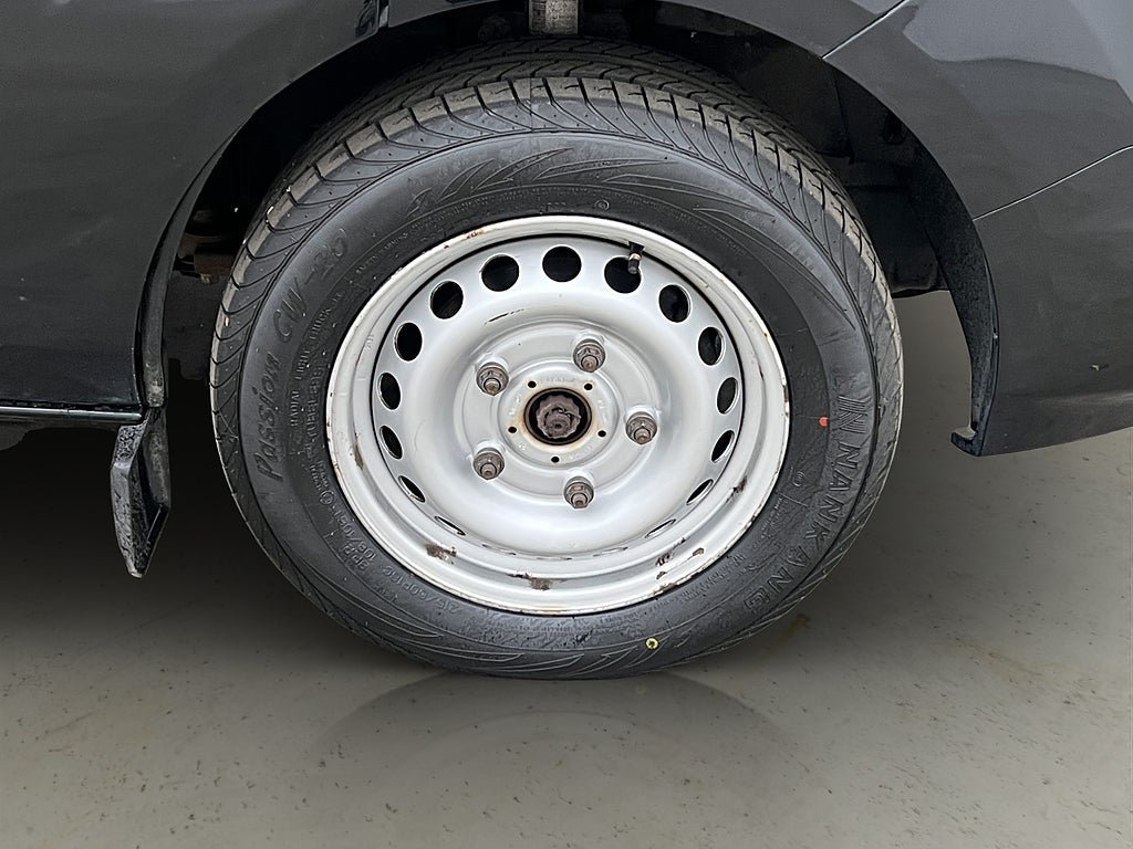 Vehicle Image 29