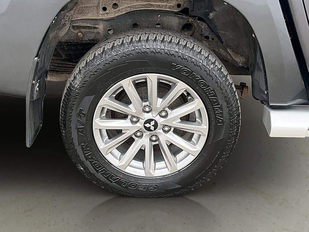 Vehicle Image 36