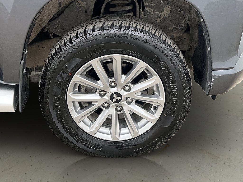 Vehicle Image 37