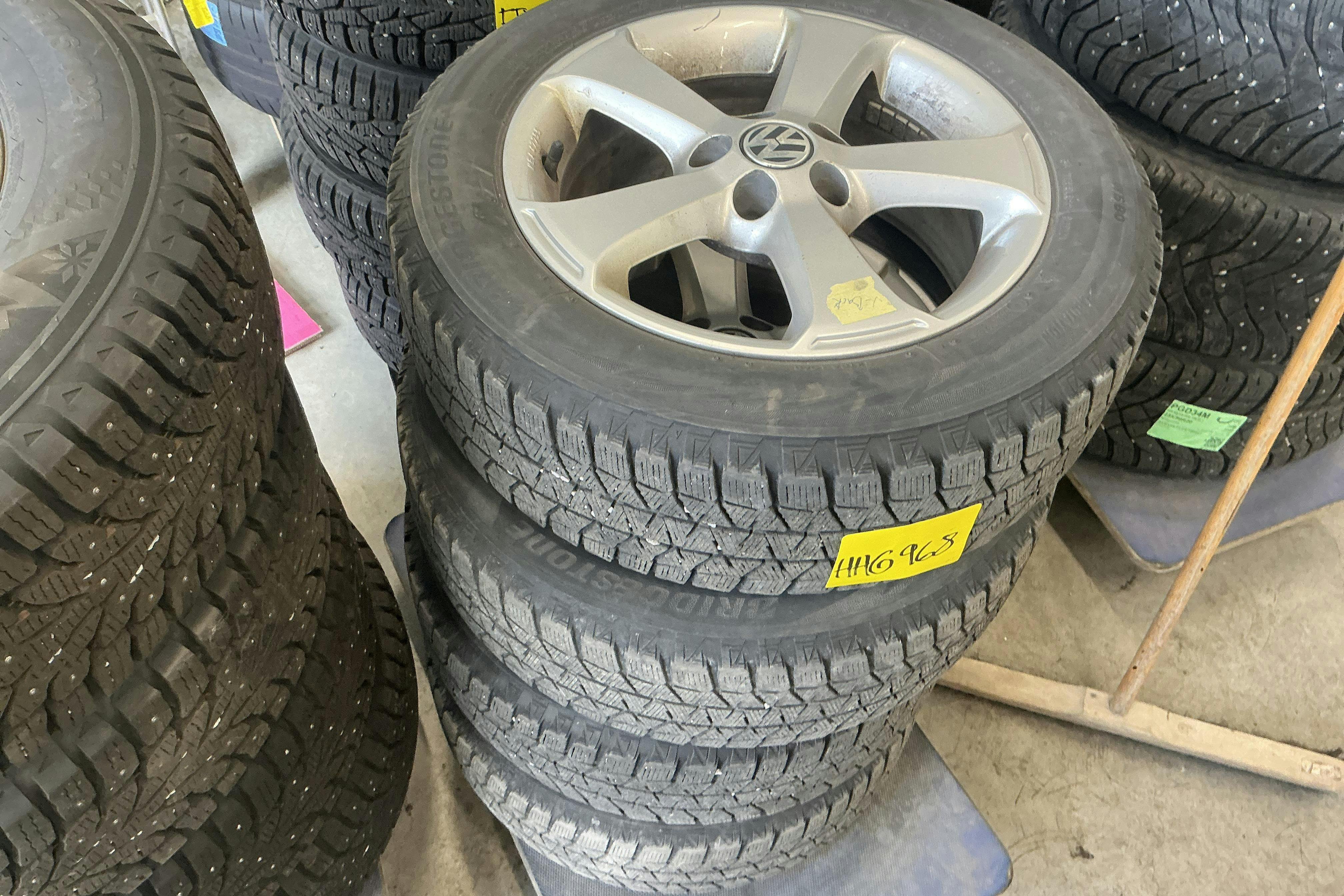 Vehicle Image 12