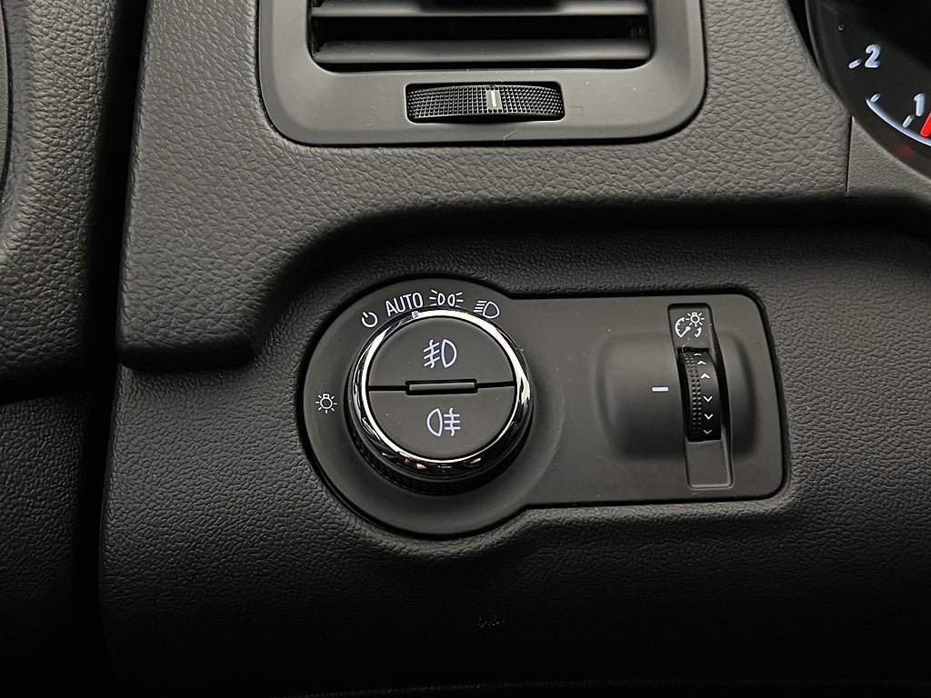 Vehicle Image 27