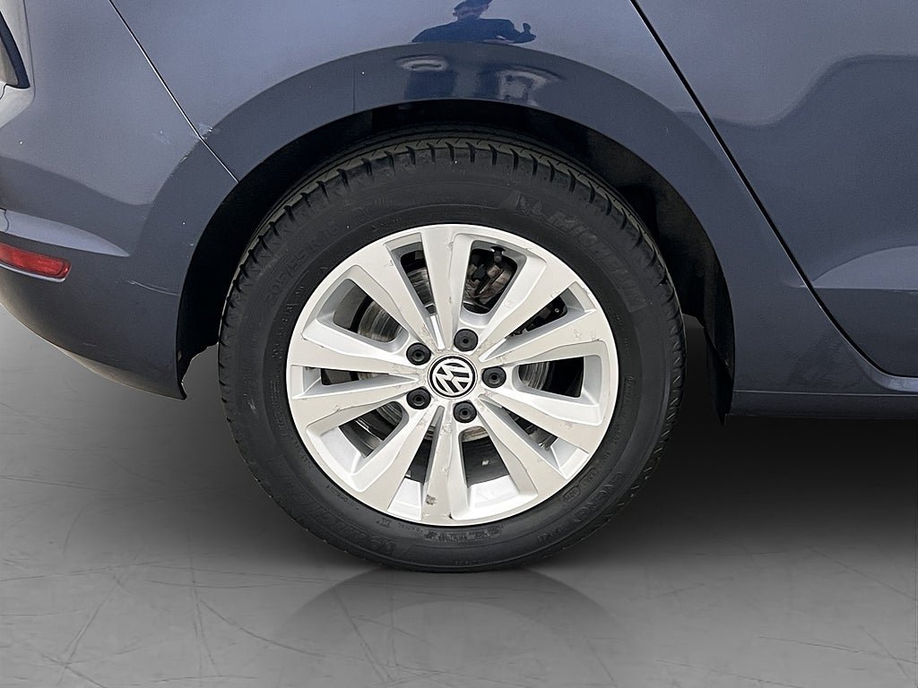 Vehicle Image 23