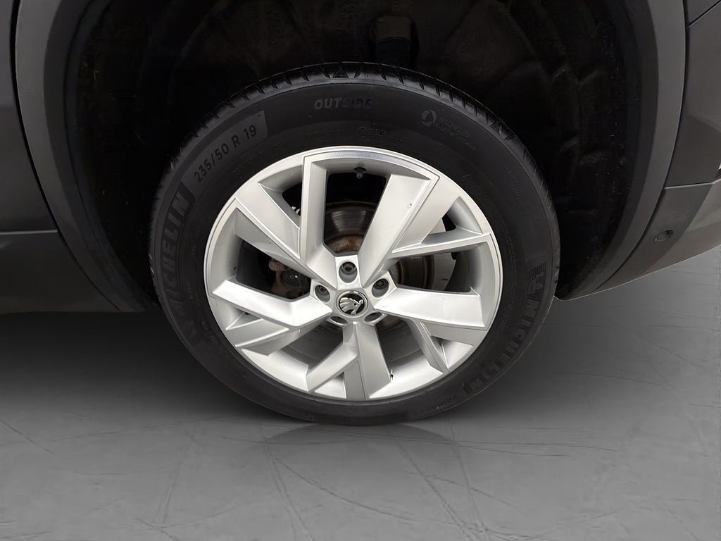 Vehicle Image 30