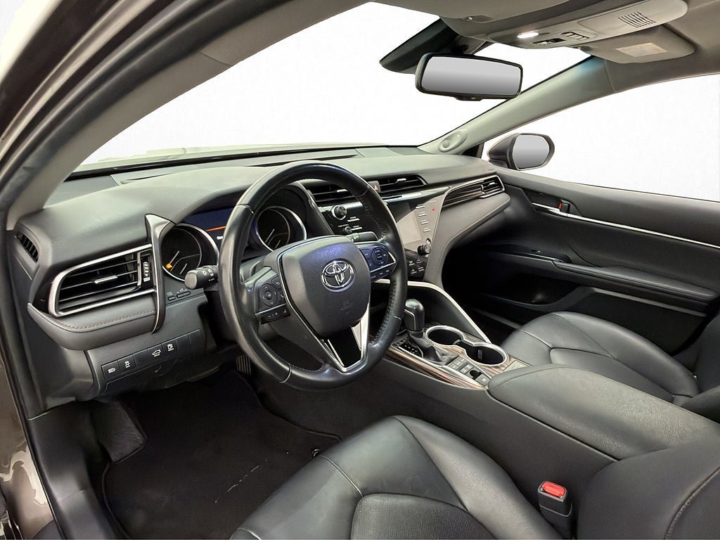 Vehicle Image 9