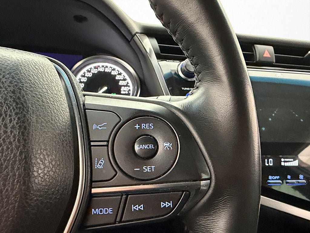 Vehicle Image 17
