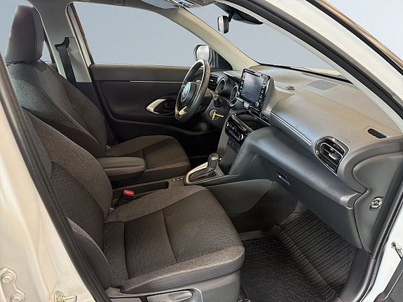 Vehicle Image 10